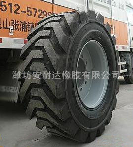 高效穩(wěn)定的雙驅(qū)動 安耐達(dá)445/65D22.5升降機(jī)輪胎優(yōu)勢解析